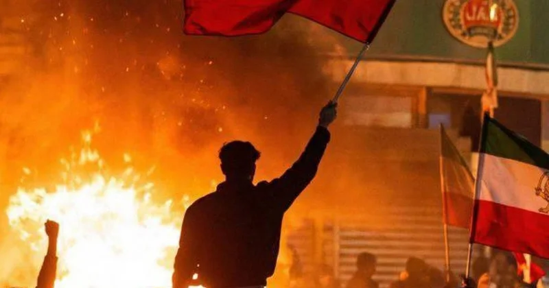 KİV: Silahlı qruplaşmalar İranda dinc sakinləri və polisləri atəşə tuturlar