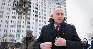 Bu adam dayandırılmalıdır...