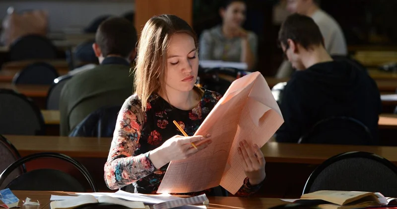 Xaricdə təhsil təklif edən şirkətlərin yarıdan çoxu dələduzluqla məşğuldur (VİDEO)