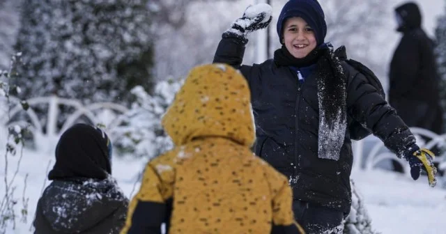 İstanbulda məktəblər bağlandı