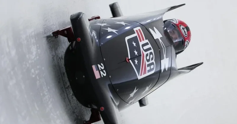 Üç amerikalı bobsleyçi trasda yıxılıb