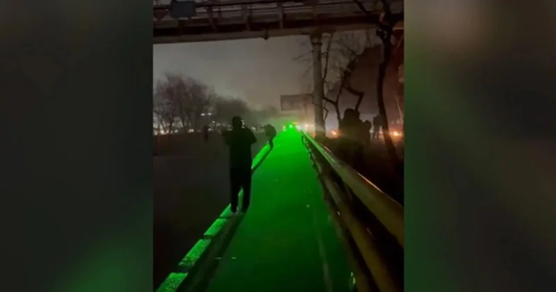 KİV: İranda etirazçılara qarşı yaşıl lazerdən istifadə olunub