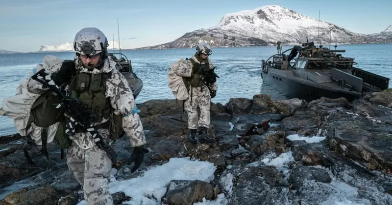 The Telegraph: Британия, Франция и Германия обсуждают размещение войск НАТО в Гренландии