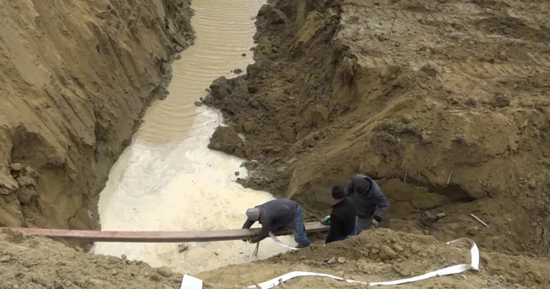 Saray qəsəbəsində gölləri qurudub yerində binalar tikiblər? VİDEO