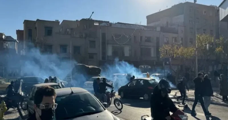 İranda etirazlar: 116 nəfər öldü, 2 mindən çox...