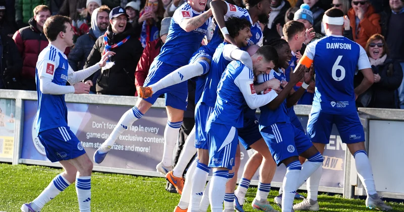 İngiltərə Federasiya Kubokunda sensasiya ƏTRAFLI