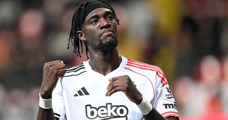 Temmi Abraham Premyer Liqaya qayıdır