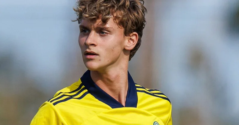 İbrahimoviçin oğlu atasının sabiq komandasına keçir