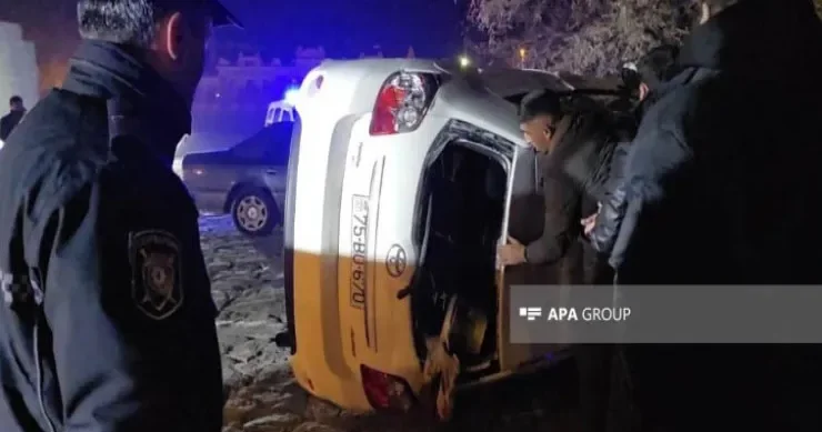 İçkili sürücü maşını belə aşırtdı FOTO