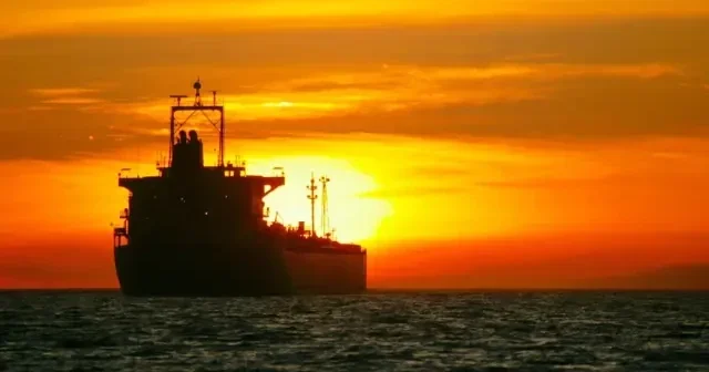 Число судов „теневого флота“ превысило 1400 и продолжает расти