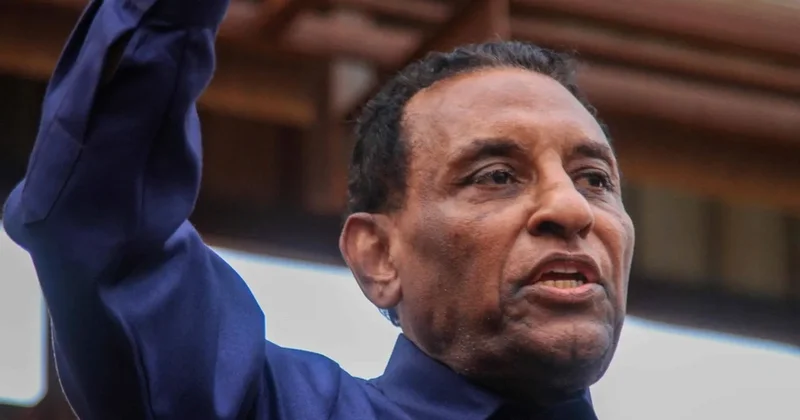 Премьер Судана объявил о возвращении правительства в Хартум