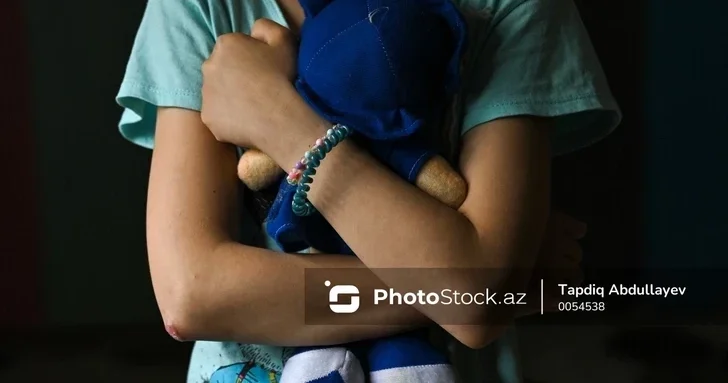 В Азербайджане 15 летняя девочка подверглась сексуальному насилию задержаны пять подозреваемых