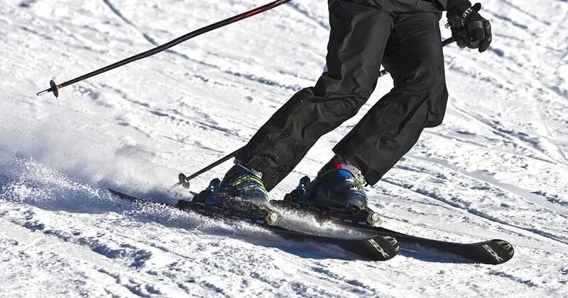 Fransada qar uçqunu nəticəsində üç xizəkçi öldü