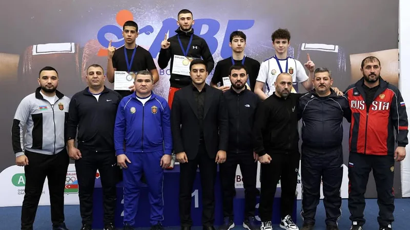 Sumqayıt boksçuları 4 medal qazandı (FOTO)