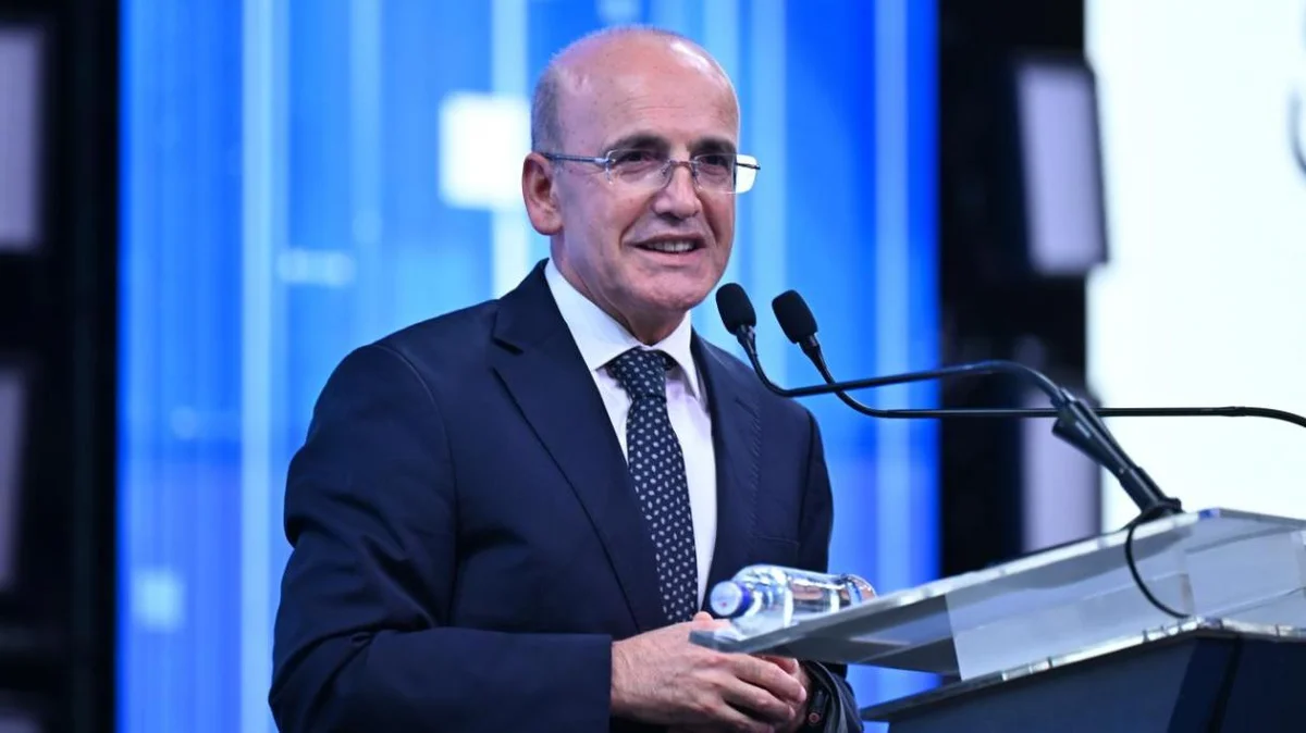 Mehmet Şimşək Dubayda investorlarla görüşəcək