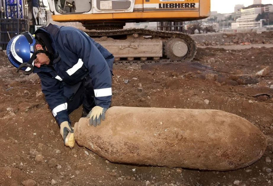 Britaniyada uşaq əyləncə mərkəzinin altında 176 bomba aşkar edilib