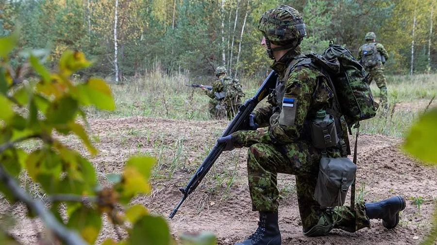 ERR: Estoniya ehtiyatda olan hərbçilər hərbi təlimlərə göndəriləcək