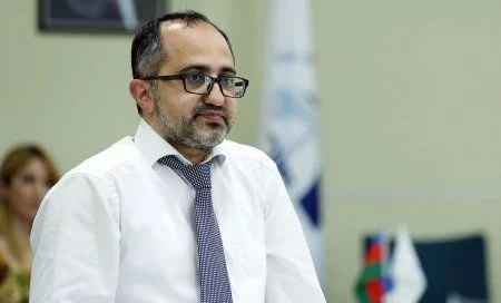 Əkrəm Həsənov: “Hamı özünə pulla pensiya düzəldirdi, Sahil Babayev bu sahəni dəyişdi, indi korrupsiya yoxdur”