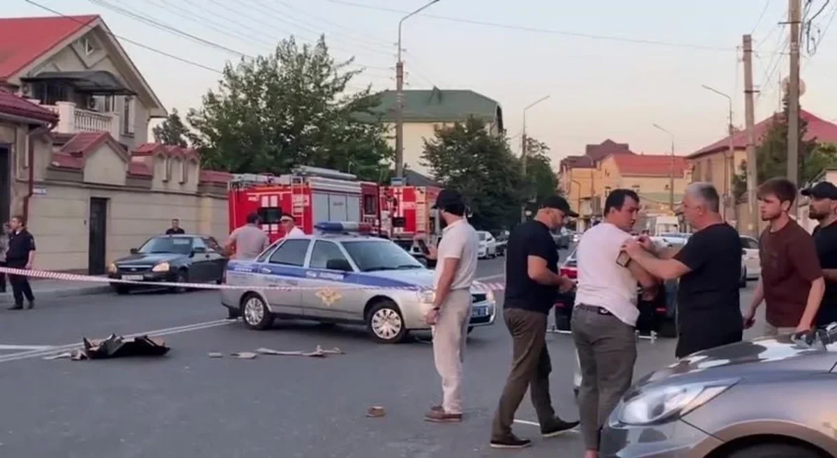 Dağıstanda keçmiş məmurun oğlu polislərə hücum edib