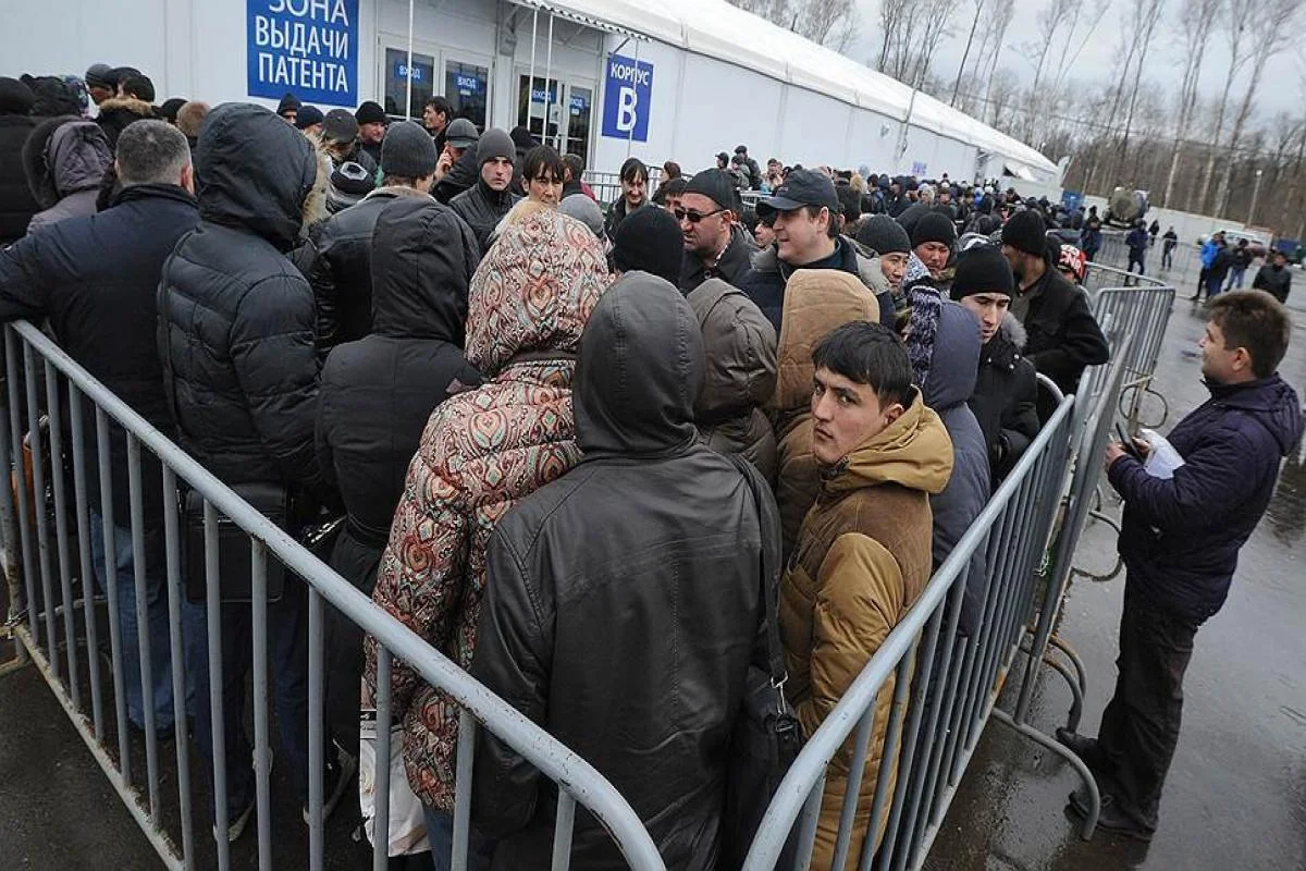 Rusiyada qanunsuz miqrantların reyestrinə indiyədək düşən əcnəbilərin sayı açıqlanıb