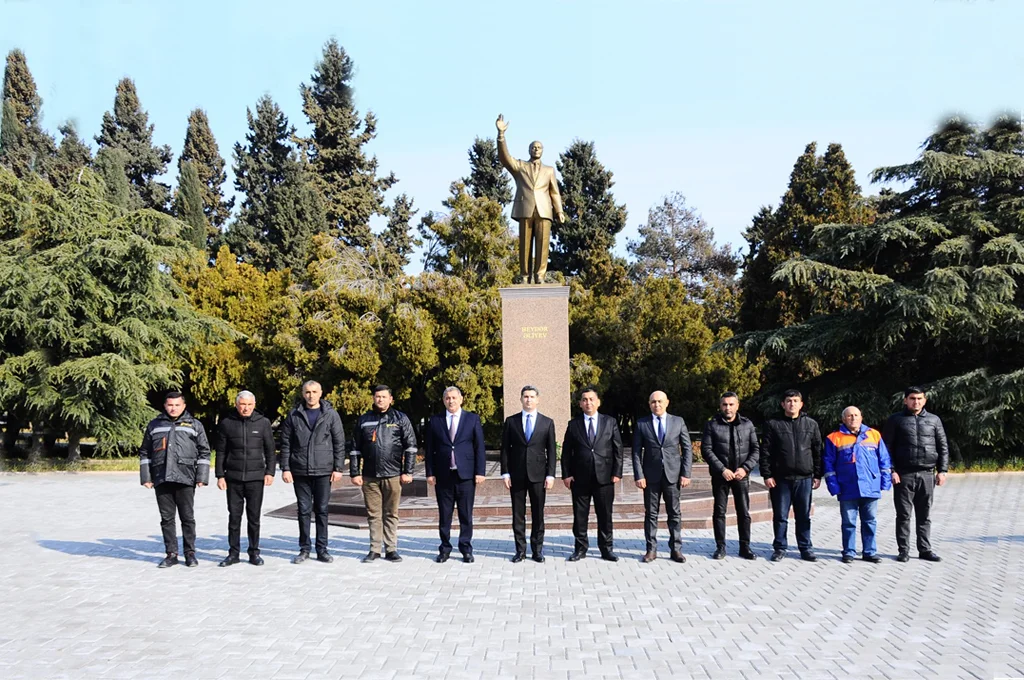 Naftalanda Ulu Öndər Heydər Əliyevin abidəsi ziyarət olunub FOTOLAR