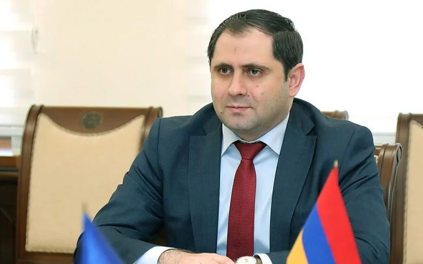 Papikyan silah sərgisində hind generalla görüşdü KONKRET