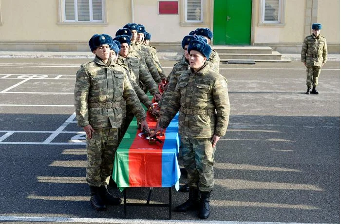 “Andiçmə zamanı hərbi hissələrə gəlməyin” Müdafiə Nazirliyi