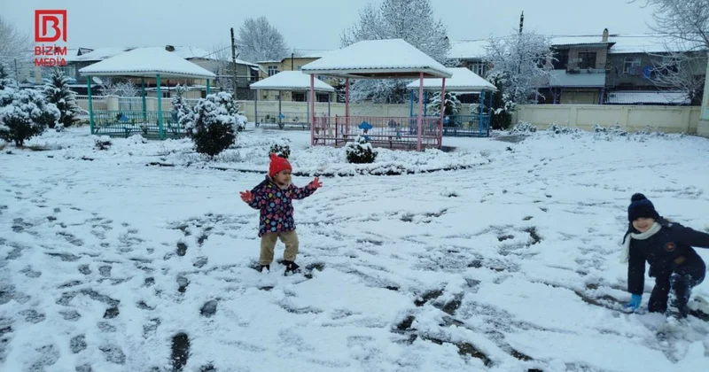 Yevlaxda illər sonra yağan qarın sevinci FOTO