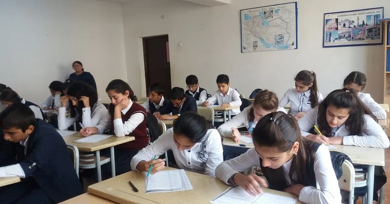 Şagirdlər psixoloji təzyiq altındadır Hər ay summativ OLAR?