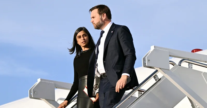 İrəvanda Vensin ayağının altına Qarabağ xalçası sərilib FOTO