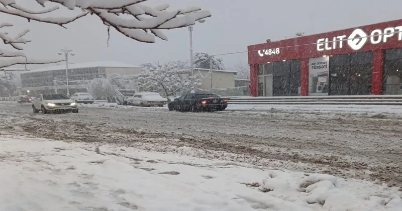Cəlilabad Yardımlı yolunun bir hissəsi qar səbəbilə bağlanıb, kəndlərdə işıq kəsilib