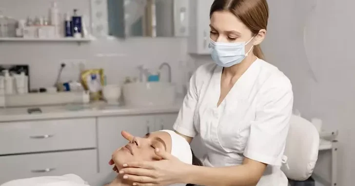В Баку косметолог обвиняется в мошенничестве на 811 тысяч манатов