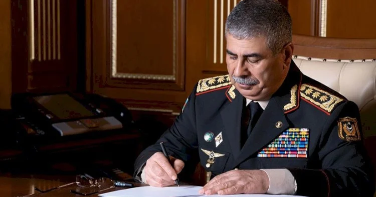 Zakir Həsənov onu işdən çıxardı FOTO
