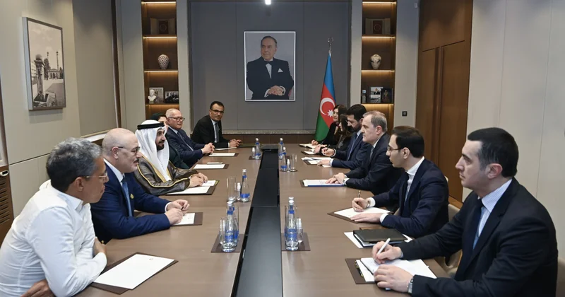 Ceyhun Bayramov Ərəb Parlamentinin prezidentinin başçılıq etdiyi nümayəndə heyəti ilə görüşüb