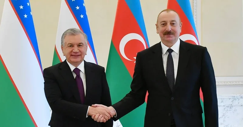 Шавкат Мирзиёев поздравил Ильхама Алиева с международной премией