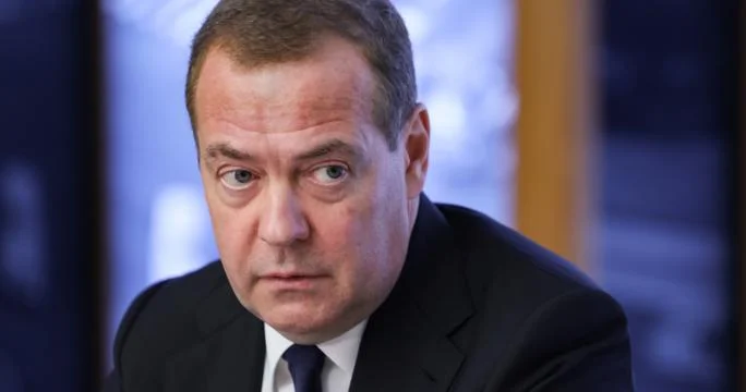 Medvedev Rusiya imperiyasının bərpasından danışdı