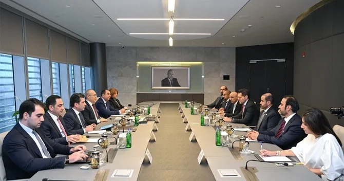 Azərbaycan BƏƏ ilə qarşılıqlı investisiyaların artırılmasını müzakirə edib