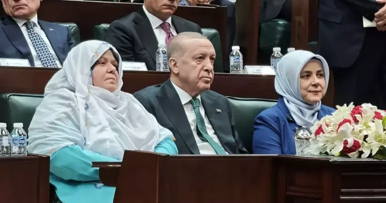 Ərdoğandan Özgür Özələ sərt mesaj: “Meyxana jarqonu ilə siyasətçilikdən vaz keç”