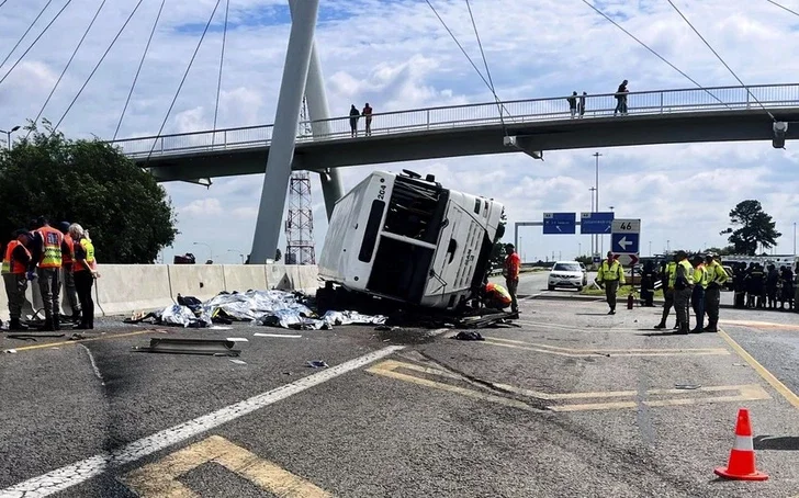 Число жертв ДТП с автобусом в ЮАР достигло 12, пострадавших 45