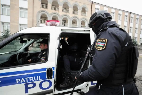 Gəncədə özündən yuxarı sinif şagirdini bıçaqlayan TUTULDU