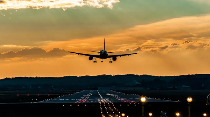 83 təyyarə ehtiyat aerodromlara yönəldilib Nəqliyyat Nazirliyi