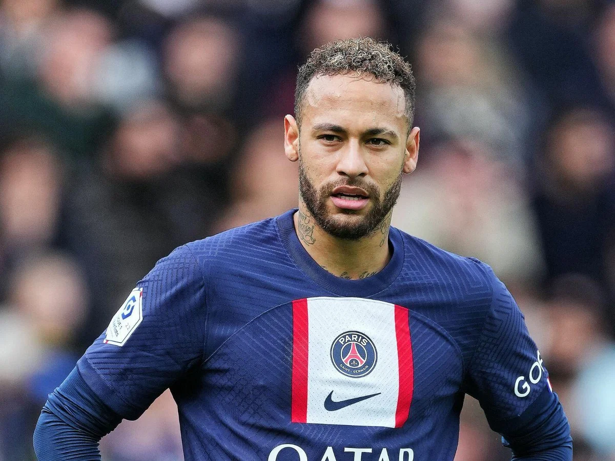 Neymar buraxdığı matçdan bir neçə gün əvvəl karnavala qatılıb