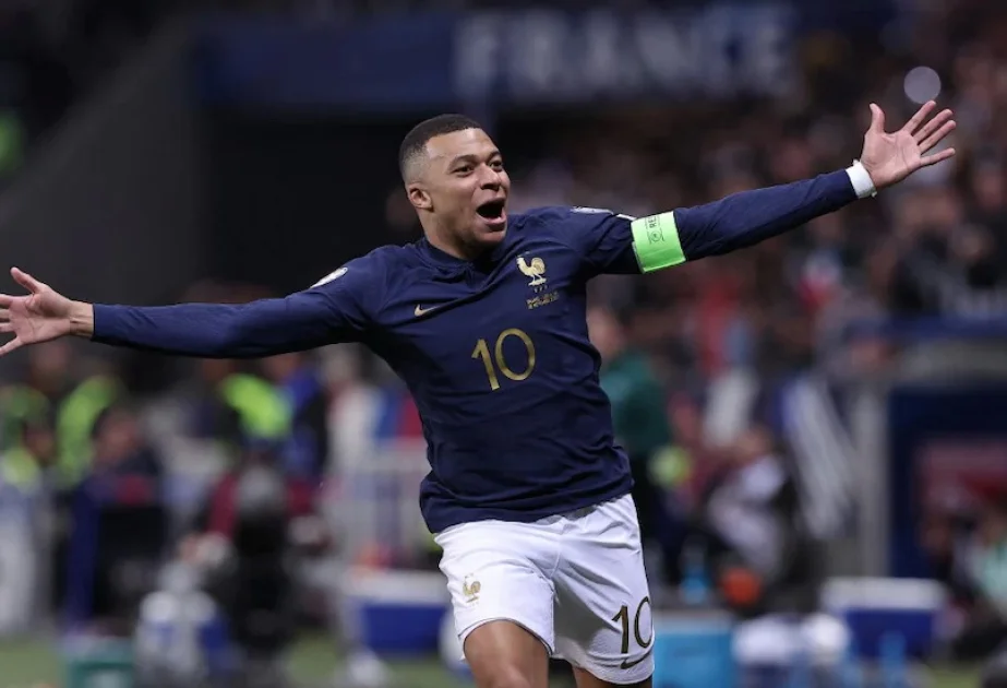 Kilian Mbappe fransalı futbolçular arasında yeni rekorda imza atıb