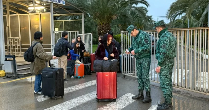 Azərbaycan sərhədi ilə daha 37 nəfər təxliyə olundu FOTO