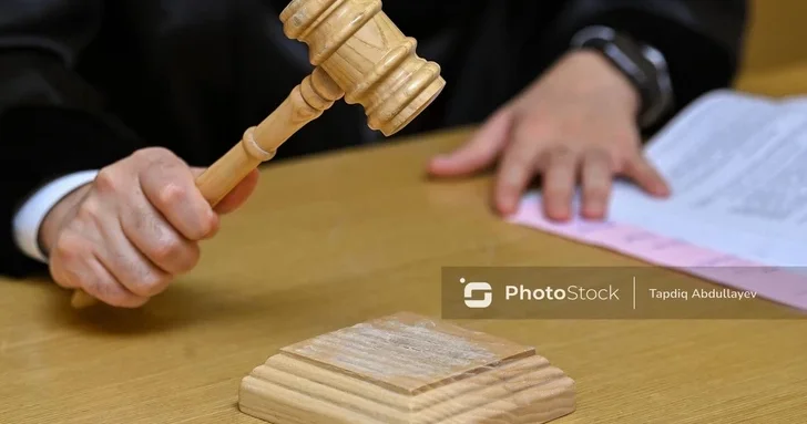В Азербайджане суд вынес приговор мужчине, облившему женщину бензином