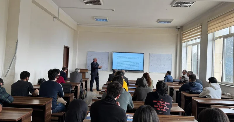 Tələbələr sığortanın funksiyaları haqqında məlumatlandırılıb