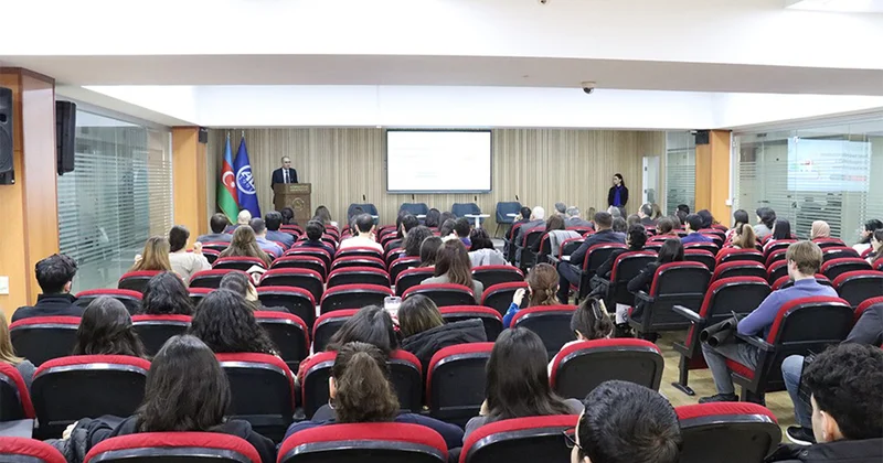 Azərbaycan Universitetində elmi konfrans keçirildi Fotolar