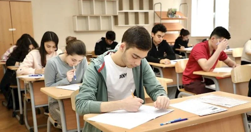 “90 bal toplayan uşaqlar 60 70 balı güclə yığa biliblər” Repetitor
