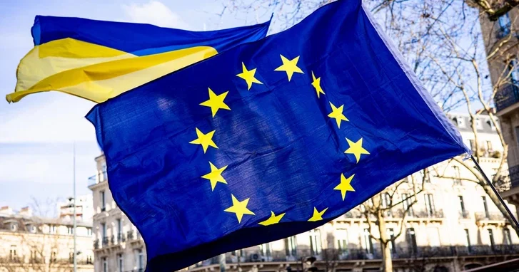 СМИ: Украина получит обещанный кредит размером 90 млрд евро даже при наложении вето Венгрией