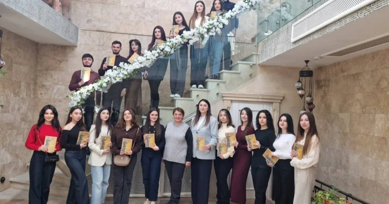 Mətbuat Şurasında təcrübə keçən tələbələr “Ədibin Evi”ni ziyarət ediblər